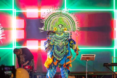 Bikaner, Rajasthan, Hindistan - 14 Ocak 2023 - Chhau dansı, ayrıca Chau ya da Chhaau olarak da yazılır, Hindistan 'ın doğu kesiminde, kabile ve halk geleneklerine dayanan yarı klasik Hint dansı.