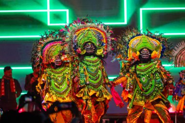 Bikaner, Rajasthan, Hindistan - 14 Ocak 2023 - Chhau dansı, ayrıca Chau ya da Chhaau olarak da yazılır, Hindistan 'ın doğu kesiminde, kabile ve halk geleneklerine dayanan yarı klasik Hint dansı.