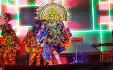 Bikaner, Rajasthan, Hindistan - 14 Ocak 2023 - Chhau dansı, ayrıca Chau ya da Chhaau olarak da yazılır, Hindistan 'ın doğu kesiminde, kabile ve halk geleneklerine dayanan yarı klasik Hint dansı.