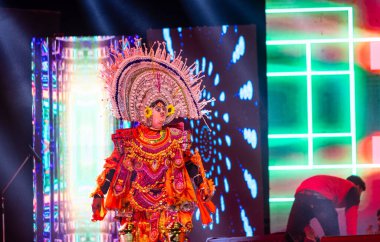 Bikaner, Rajasthan, Hindistan - 14 Ocak 2023 - Chhau dansı, ayrıca Chau ya da Chhaau olarak da yazılır, Hindistan 'ın doğu kesiminde, kabile ve halk geleneklerine dayanan yarı klasik Hint dansı.