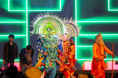Bikaner, Rajasthan, Hindistan - 14 Ocak 2023 - Chhau dansı, ayrıca Chau ya da Chhaau olarak da yazılır, Hindistan 'ın doğu kesiminde, kabile ve halk geleneklerine dayanan yarı klasik Hint dansı.