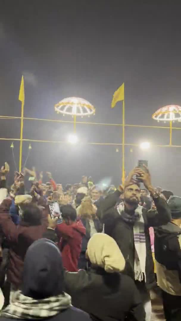 Varanasi Uttar Pradesh India January 2024 Indian Tourists Chanting Hindu — 비디오