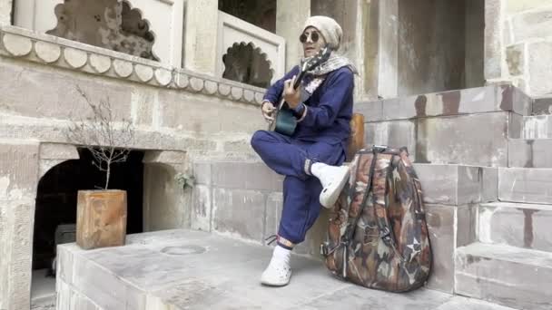 Varanasi Uttar Pradesh Índia Janeiro 2024 Retrato Jovem Artista Masculino — Vídeo de Stock