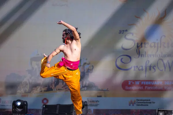 Faridabad Haryana Indie Lutego 2024 Portret Artysty Południowoindyjskiego Wykonującego Taniec Zdjęcie Stockowe