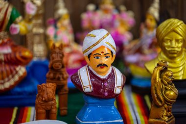 Tanrıça Laxmi putu liften yapılmış. Seçici odak.