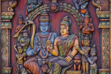 Lord Rama ve Tanrıça Sitesi 'nin el yapımı ahşap bir putu, Hindu mitolojisi ve kültüründe Tanrı' nın saygıdeğer varlığına güzel bir övgü gibi duruyor.. 