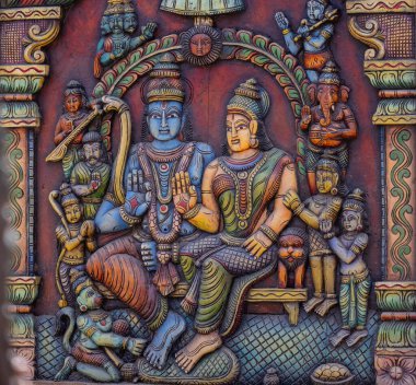 Lord Rama ve Tanrıça Sitesi 'nin el yapımı ahşap bir putu, Hindu mitolojisi ve kültüründe Tanrı' nın saygıdeğer varlığına güzel bir övgü gibi duruyor.. 