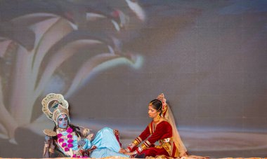 Alacakaranlık Festivali 'nde Ramlila' da ramayana karakterlerini canlandıran sanatçılar.