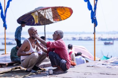 Varanasi, Uttar Pradesh, Hindistan: Varanasi 'de Harishchandra ghat' ta masaan holi 'nin kutlanması.