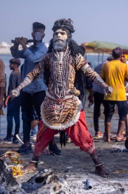 Varanasi, Uttar Pradesh, Hindistan: Varanasi 'de Harishchandra ghat' ta masaan holi 'nin kutlanması.