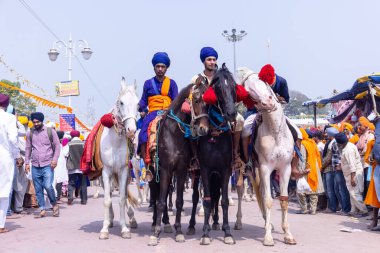 Anandpur Sahib, Punjab, Hindistan: Holi sırasında hola mohalla festivali