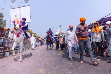Anandpur Sahib, Punjab, Hindistan: Holi sırasında hola mohalla festivali