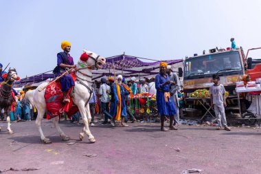Anandpur Sahib, Punjab, Hindistan: Holi sırasında hola mohalla festivali