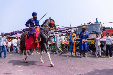 Anandpur Sahib, Punjab, Hindistan: Holi sırasında hola mohalla festivali