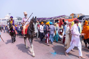 Anandpur Sahib, Punjab, Hindistan: Holi sırasında hola mohalla festivali