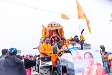 Prayagraj, Uttar Pradesh, Hindistan - 13 Ocak 2025: Mahakumbh, Mahakumbh, Kutsal erkek sadhu baba 'nın the maha kumbh mela' ya katılan portresi.