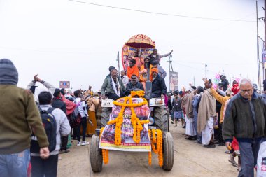 Prayagraj, Uttar Pradesh, Hindistan - 13 Ocak 2025: Mahakumbh, Mahakumbh, Kutsal erkek sadhu baba 'nın the maha kumbh mela' ya katılan portresi.