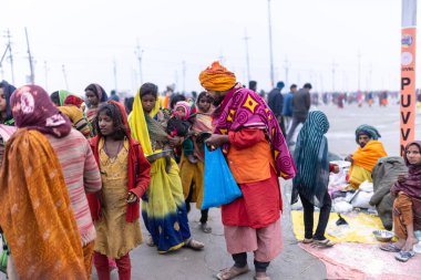 Prayagraj, Uttar Pradesh, Hindistan - 13 Ocak 2025: Mahakumbh, Mahakumbh, Kutsal erkek sadhu baba 'nın the maha kumbh mela' ya katılan portresi.
