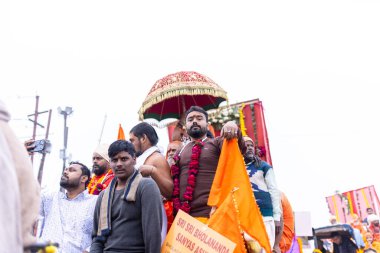 Prayagraj, Uttar Pradesh, Hindistan - 14 Ocak 2025: Mahakumbh, Mahakumbh, Kutsal Naga sadhu baba grubu.