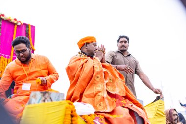 Prayagraj, Uttar Pradesh, Hindistan - 14 Ocak 2025: Mahakumbh, Mahakumbh, Kutsal Naga sadhu baba grubu.