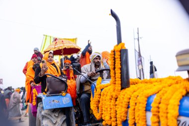 Prayagraj, Uttar Pradesh, Hindistan - 14 Ocak 2025: Mahakumbh, Mahakumbh, Kutsal Naga sadhu baba grubu.