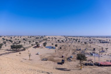 Rajasthan 'ın Hint çölünün manzarası..