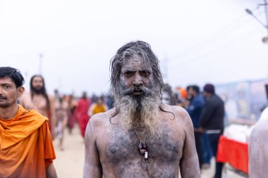 Prayagraj, Uttar Pradesh, Hindistan - 14 Ocak 2025: Mahakumbh, Mahakumbh, Kutsal Naga sadhu baba grubu. 
