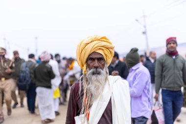 Prayagraj, Uttar Pradesh, Hindistan - 14 Ocak 2025: Mahakumbh, Mahakumbh, Kutsal Naga sadhu baba grubu.