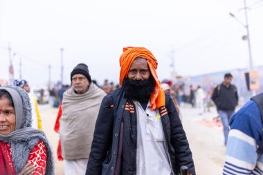 Prayagraj, Uttar Pradesh, Hindistan - 14 Ocak 2025: Mahakumbh, Mahakumbh, Kutsal Naga sadhu baba grubu.