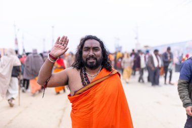 Prayagraj, Uttar Pradesh, Hindistan - 14 Ocak 2025: Mahakumbh, Mahakumbh, Kutsal Naga sadhu baba grubu.