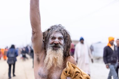 Prayagraj, Uttar Pradesh, Hindistan - 14 Ocak 2025: Mahakumbh, Mahakumbh, Kutsal Naga sadhu baba grubu.