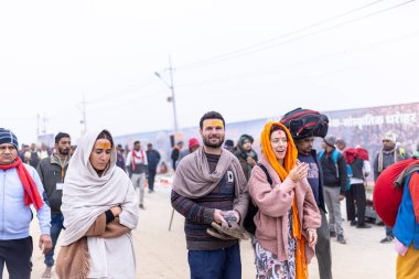 Prayagraj, Uttar Pradesh, Hindistan - 14 Ocak 2025: Mahakumbh, Mahakumbh, Kutsal Naga sadhu baba grubu.