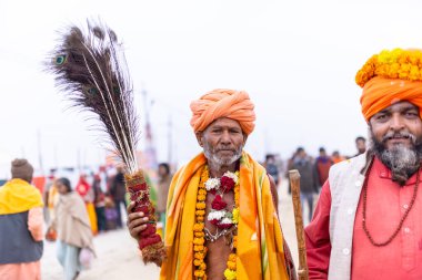 Prayagraj, Uttar Pradesh, Hindistan - 14 Ocak 2025: Mahakumbh, Mahakumbh, Kutsal Naga sadhu baba grubu.