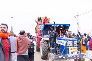 Prayagraj, Uttar Pradesh, Hindistan - 14 Ocak 2025: Mahakumbh, Mahakumbh, Kutsal Naga sadhu baba grubu.