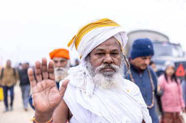 Prayagraj, Uttar Pradesh, Hindistan - 14 Ocak 2025: Mahakumbh, Mahakumbh, Kutsal Naga sadhu baba grubu.
