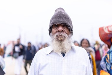 Prayagraj, Uttar Pradesh, Hindistan - 14 Ocak 2025: Mahakumbh, Mahakumbh, Kutsal Naga sadhu baba grubu.