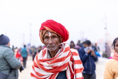 Prayagraj, Uttar Pradesh, Hindistan - 14 Ocak 2025: Mahakumbh, Mahakumbh, Kutsal Naga sadhu baba grubu.
