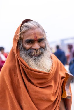Prayagraj, Uttar Pradesh, Hindistan - 14 Ocak 2025: Mahakumbh, Mahakumbh, Kutsal Naga sadhu baba grubu.