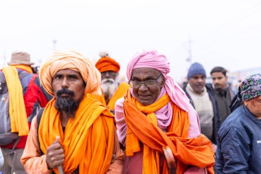 Prayagraj, Uttar Pradesh, Hindistan - 14 Ocak 2025: Mahakumbh, Mahakumbh, Kutsal Naga sadhu baba grubu.
