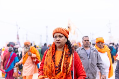 Prayagraj, Uttar Pradesh, Hindistan - 14 Ocak 2025: Mahakumbh, Mahakumbh, Kutsal Naga sadhu baba grubu.
