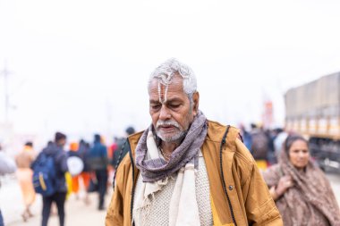 Prayagraj, Uttar Pradesh, Hindistan - 14 Ocak 2025: Mahakumbh, Mahakumbh, Kutsal Naga sadhu baba grubu.