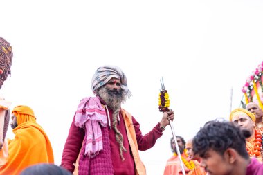 Prayagraj, Uttar Pradesh, Hindistan - 14 Ocak 2025: Mahakumbh, Mahakumbh, Kutsal Naga sadhu baba grubu.