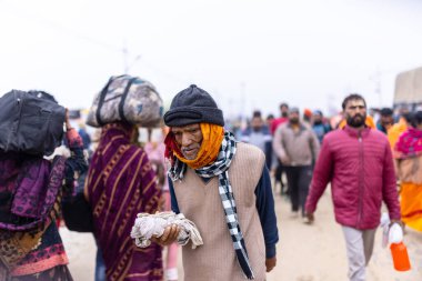 Prayagraj, Uttar Pradesh, Hindistan - 14 Ocak 2025: Mahakumbh, Mahakumbh, Kutsal Naga sadhu baba grubu.