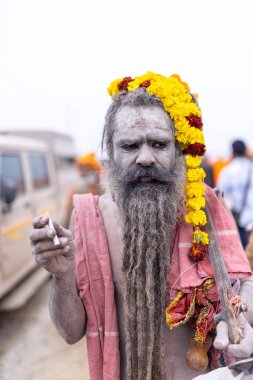 Prayagraj, Uttar Pradesh, Hindistan - 14 Ocak 2025: Mahakumbh, Mahakumbh, Kutsal Naga sadhu baba grubu.
