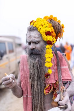 Prayagraj, Uttar Pradesh, Hindistan - 14 Ocak 2025: Mahakumbh, Mahakumbh, Kutsal Naga sadhu baba grubu.