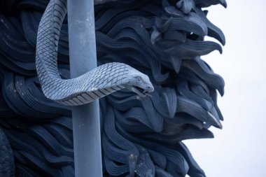 Lord Shiva, Kerala 'daki Aazhimala' da nehir kenarında sade bir geçmişi olan Lord Shiva 'nın heykeli..