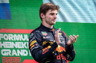 Zandvoort, Hollanda. 1-4 Eylül 2022. F1 Dünya Şampiyonası, Hollanda Grand Prix. Yarış günü. 1 numara, Max VERSTAPPEN, NDL, Oracle Red Bull Racing RB18 Honda, yarış galibi, podyumda kutlama.