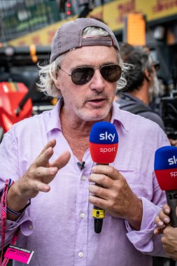 Zandvoort, Hollanda. 1-4 Eylül 2022. F1 Dünya Şampiyonası, Hollanda Grand Prix. Yarış günü. Eddie Irvine, eski şoför..