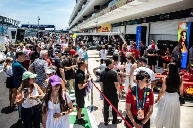 Miami, Florida, ABD. 04 / 07 Mayıs 2023. F1 Dünya Şampiyonası. Miami 'nin F1 Grand Prix' si. Pitlane 'de F1 hayranları.