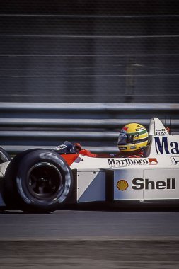 Imola, İtalya. 01 Mayıs 1988. San Marino Grand Prix 'si. 1988 F1 Dünya Şampiyonası. # 12 Ayrton Senna, Brezilyalı, Mclaren Honda 'sıyla.